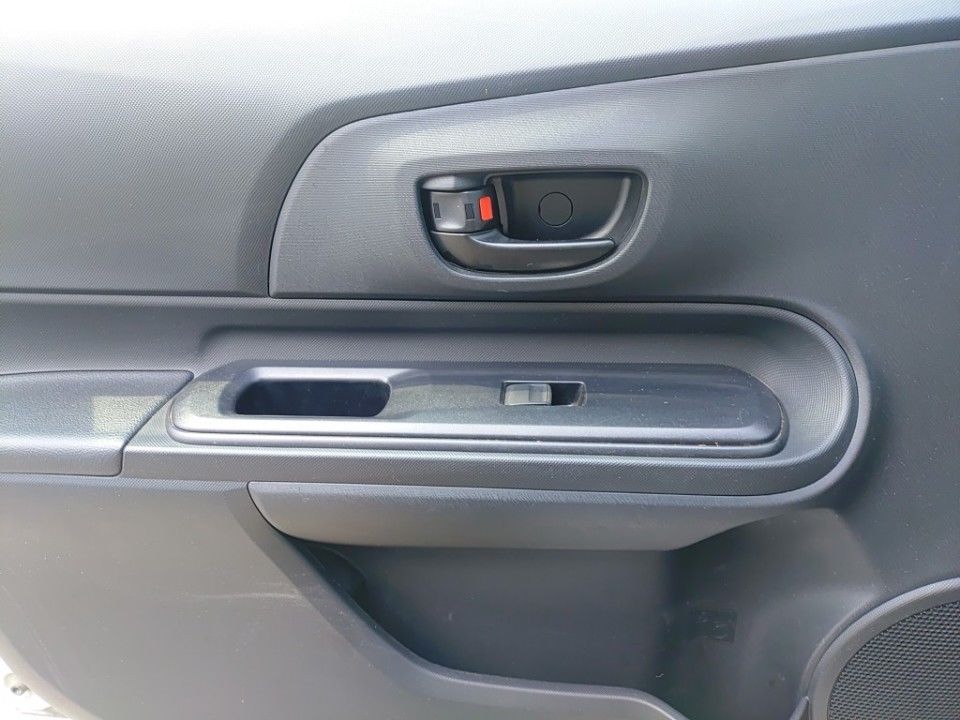2021 Toyota Aqua auction photo 13