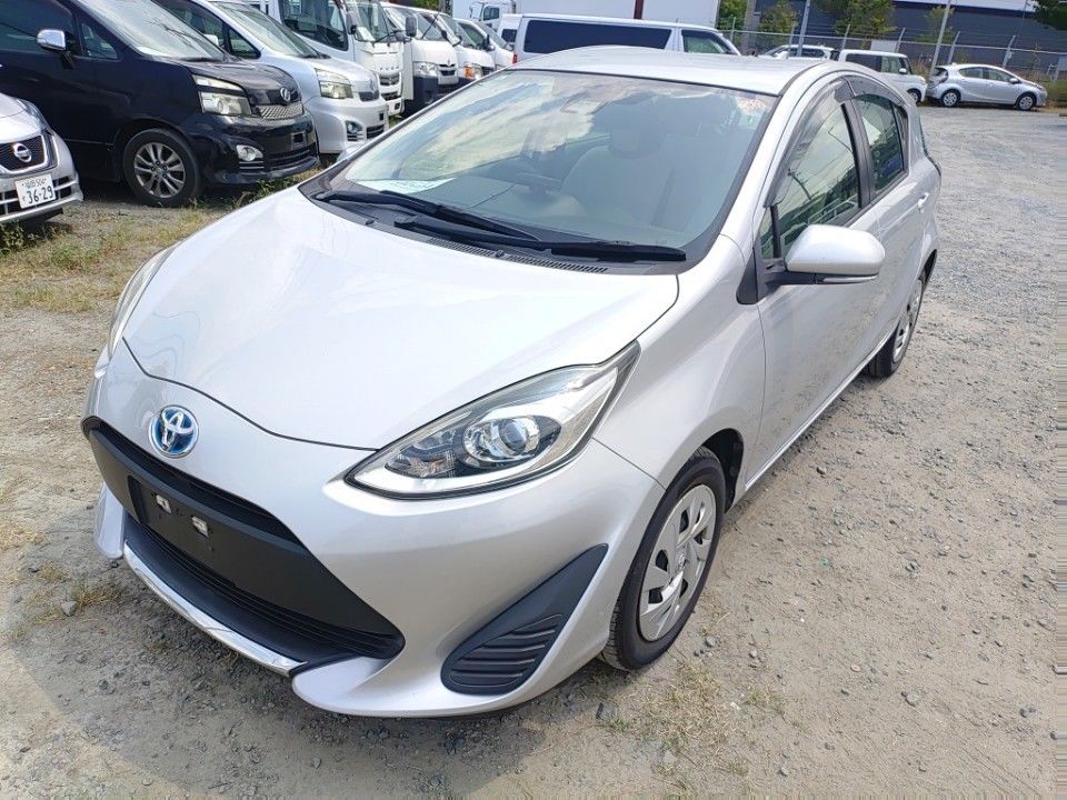 Japan Auction Vehicles 28 2021 Toyota Aqua auction photo