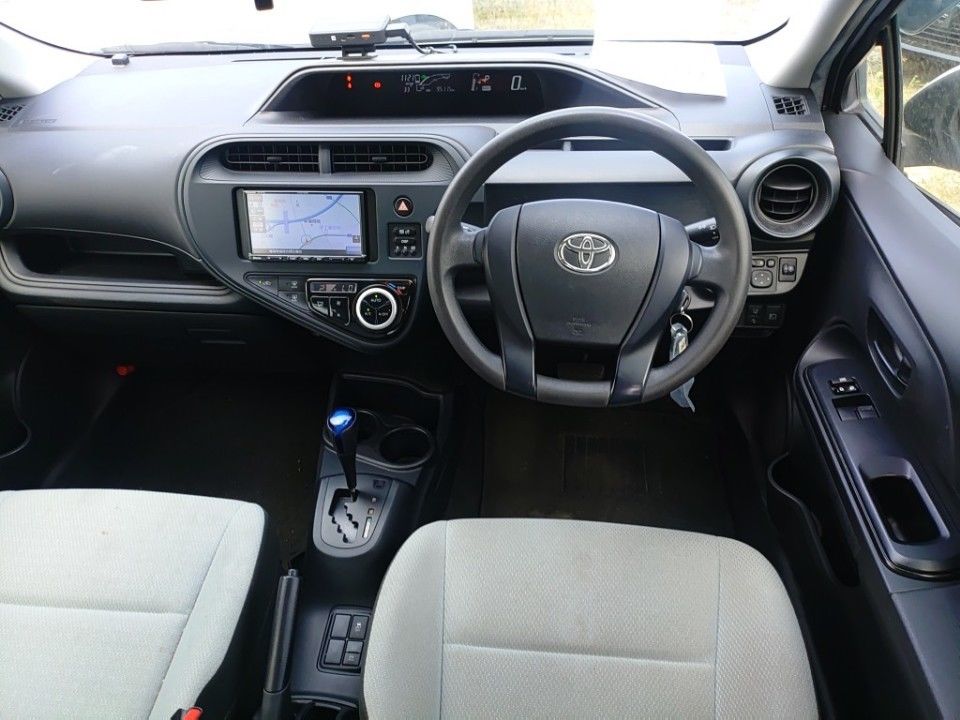 2021 Toyota Aqua auction photo 3