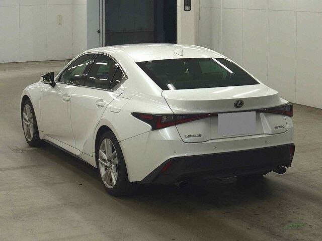 2021 Lexus IS IS300 auction photo 2