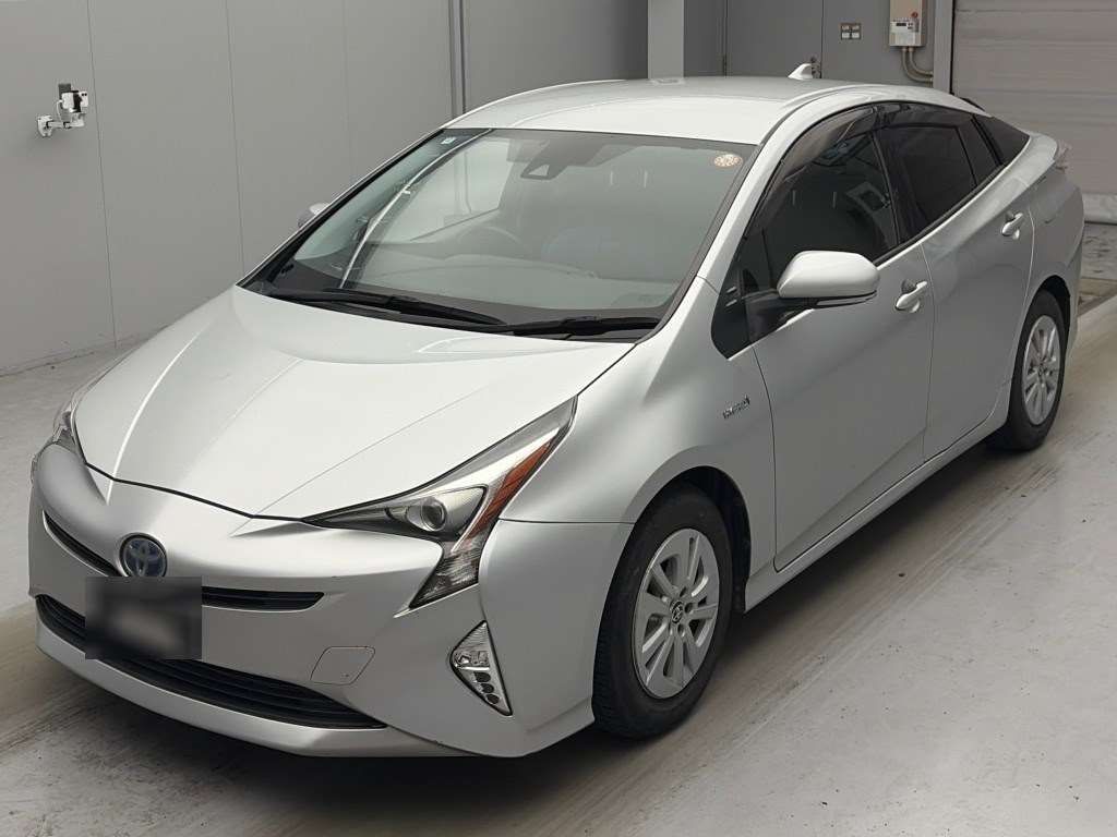 Japan Auction Vehicles 4 2016 Toyota Prius S auction photo