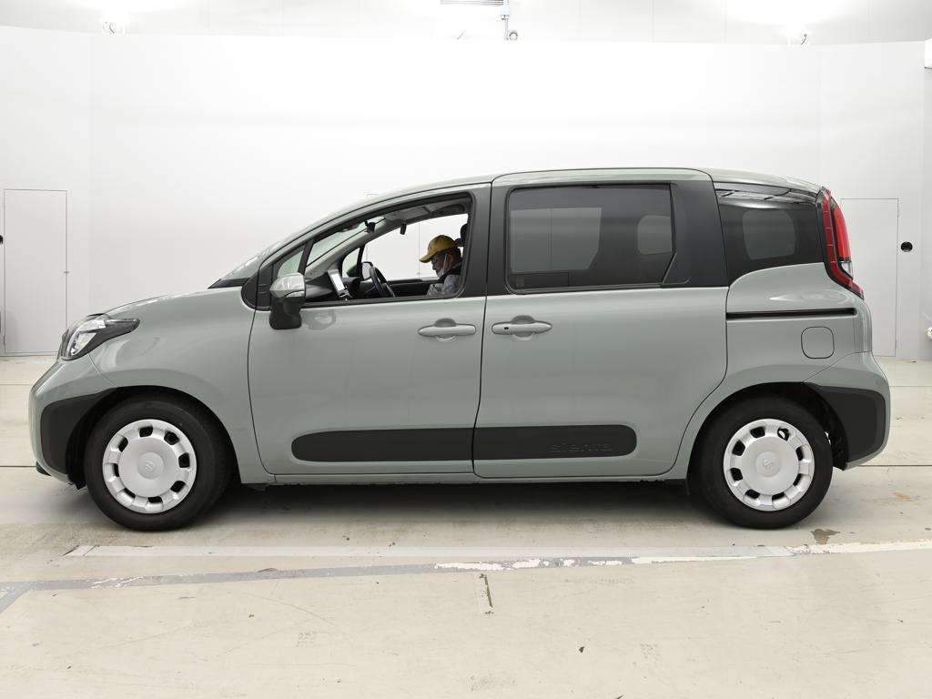 2023 Toyota Sienta ハイブリッドG auction photo 4