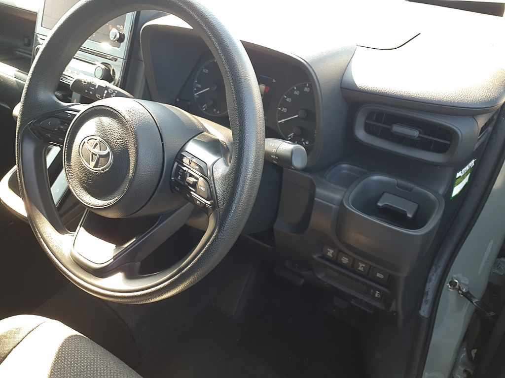 2023 Toyota Sienta ハイブリッドG auction photo 9
