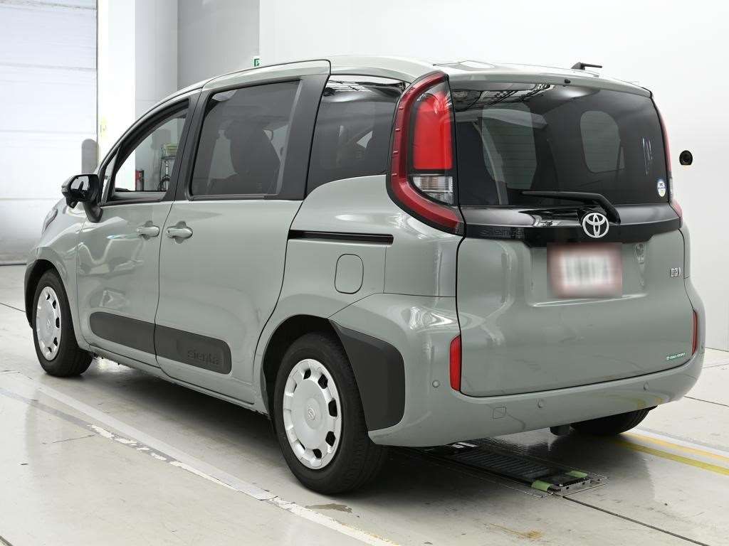 2023 Toyota Sienta ハイブリッドG auction photo 6