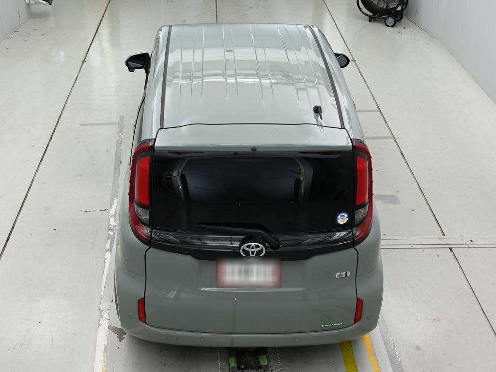 2023 Toyota Sienta ハイブリッドG auction photo 8