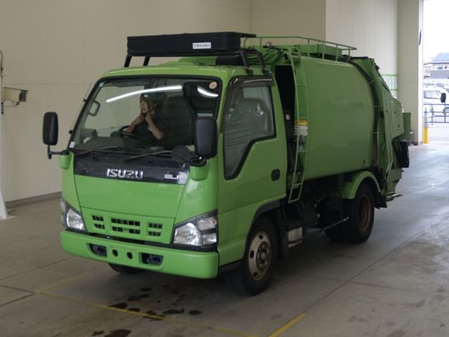 2005 Isuzu Elf ジンカイ Japan auction vehicle
