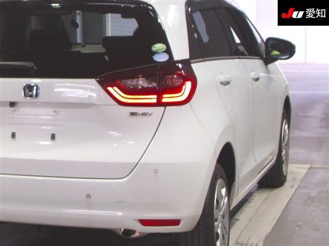 2021 Honda Fit e HEVベーシック 4WD auction photo 8