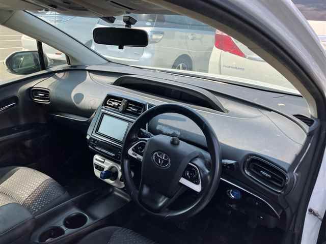 2017 Toyota Prius S auction photo 3