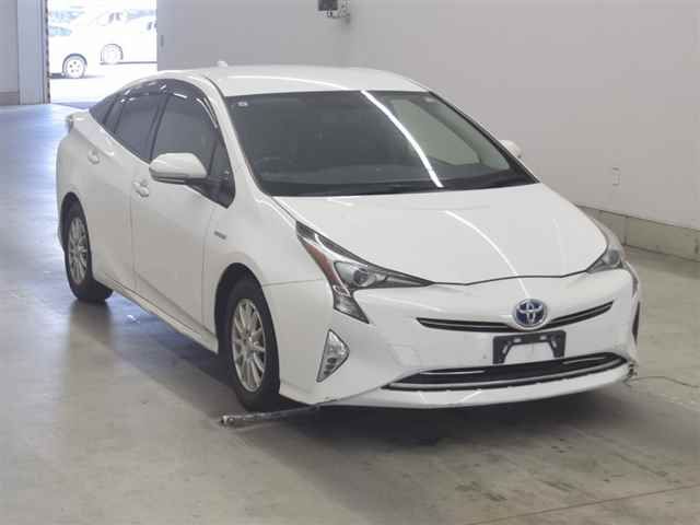 2017 Toyota Prius S Japan auction vehicle