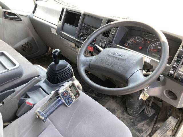 2016 Isuzu Elf クレーン車 auction photo 2