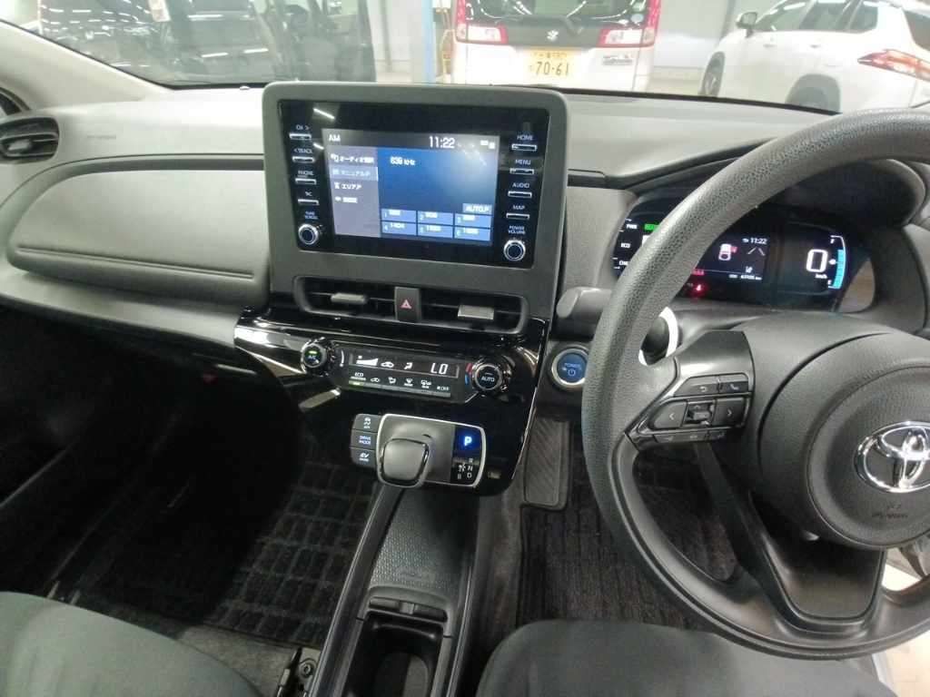 2022 Toyota Aqua B auction photo 11