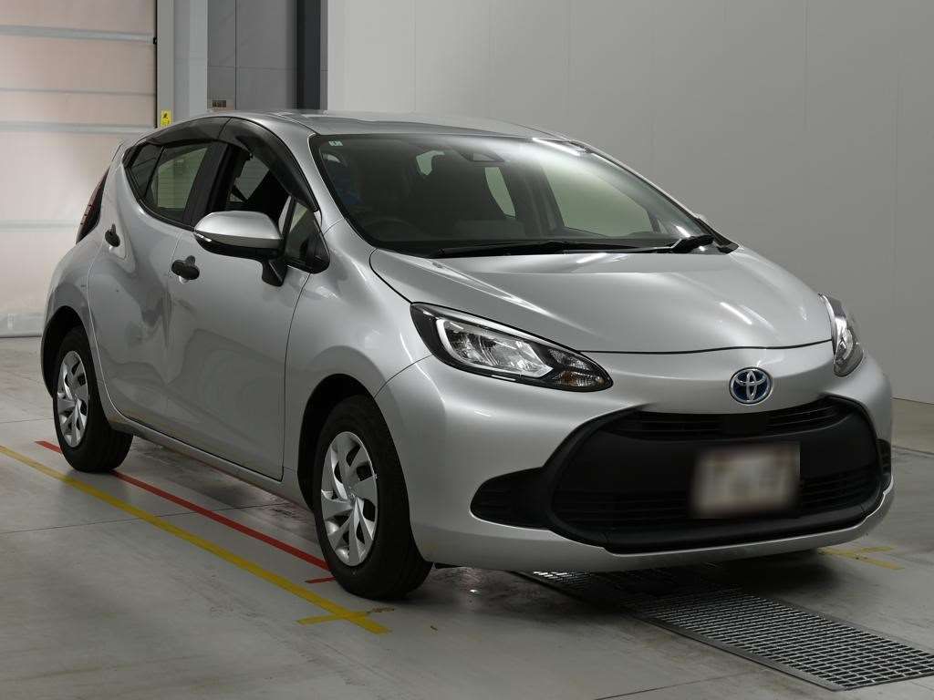 2022 Toyota Aqua B auction photo 5