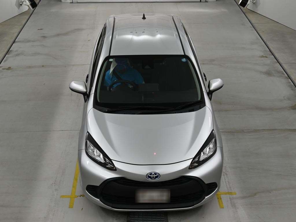 2022 Toyota Aqua B auction photo 7
