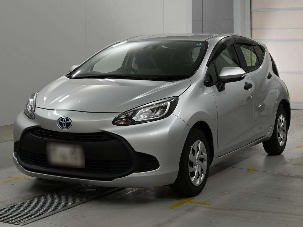 Japan Auction Vehicles 14 2022 Toyota Aqua B auction photo
