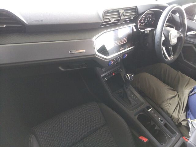 2023 Audi Q3 Sportback 35TFSI Sライン auction photo 3