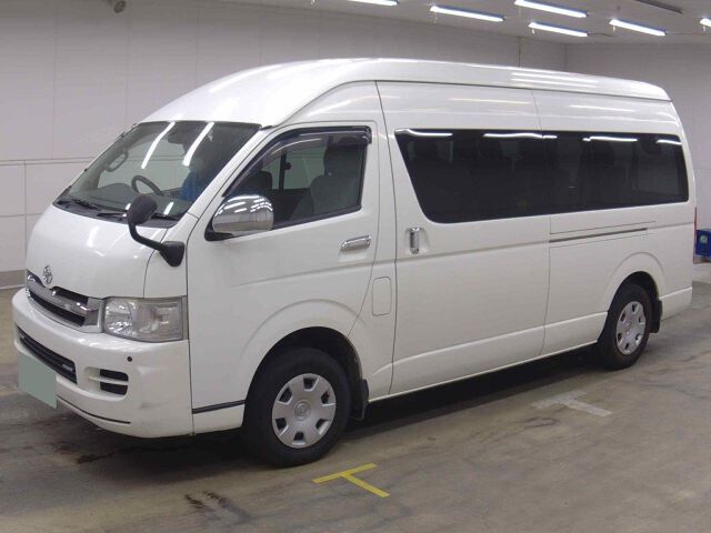 2005 Toyota Hiace グランドキャビン 4WD auction photo 4