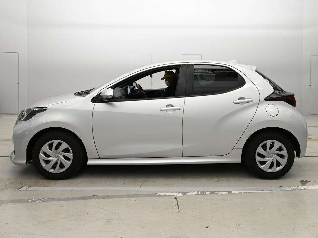 2021 Toyota Yaris X auction photo 4