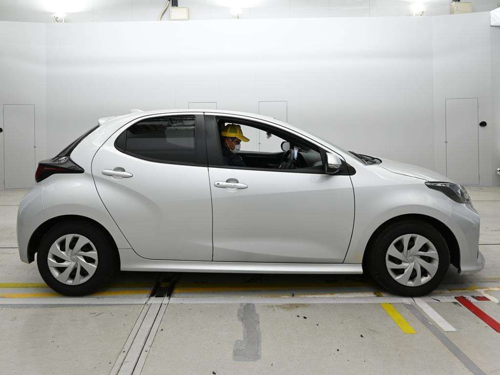 2021 Toyota Yaris X auction photo 3