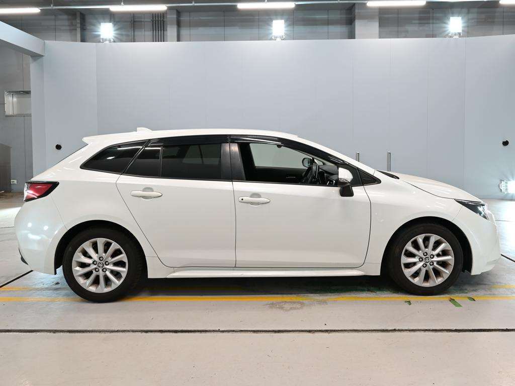 2021 Toyota Corolla Touring S auction photo 3