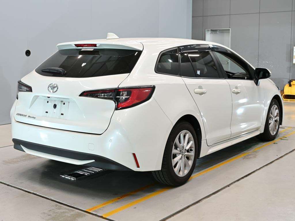 2021 Toyota Corolla Touring S auction photo 2