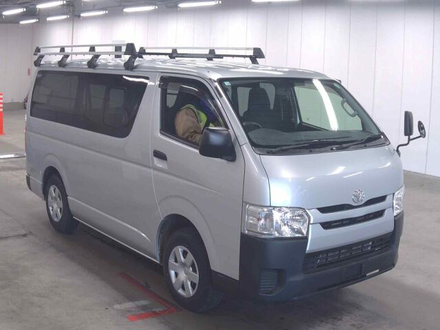 2017 Toyota Hiace Long DX 4WD Japan auction vehicle