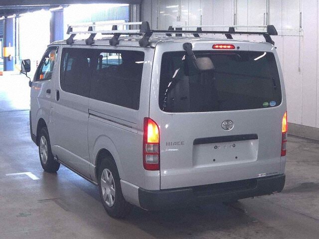 2017 Toyota Hiace Long DX 4WD auction photo 2