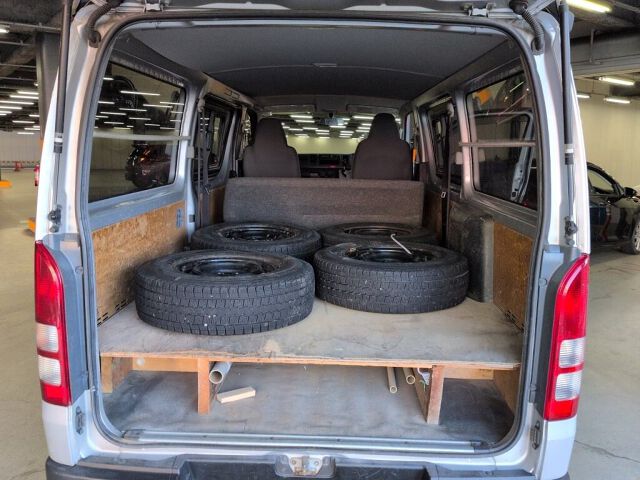 2017 Toyota Hiace Long DX 4WD auction photo 3