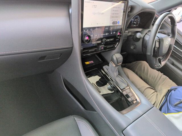 2024 Toyota Alphard Z auction photo 3