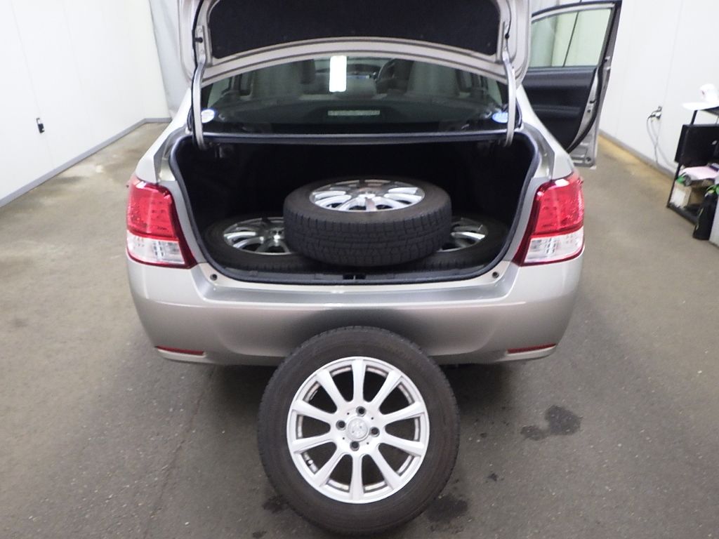 2013 Toyota Corolla Axio 1.5G auction photo 8