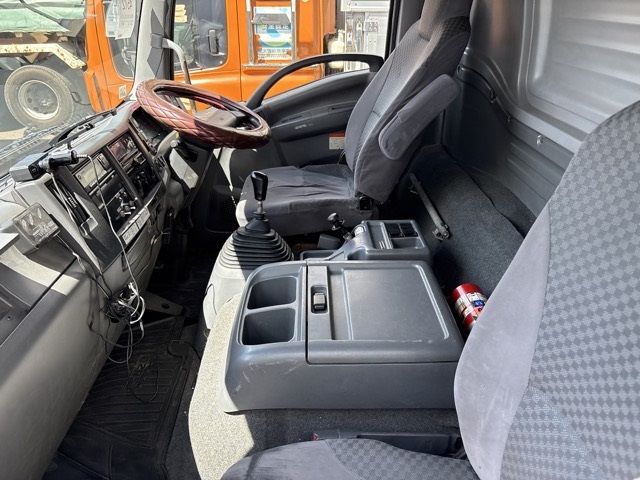 2011 Isuzu Forward レイゾウレイトウ auction photo 5
