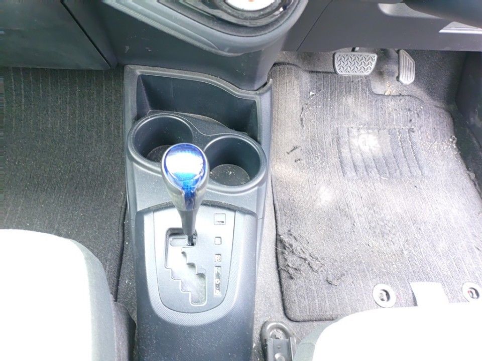 2019 Toyota Aqua auction photo 12