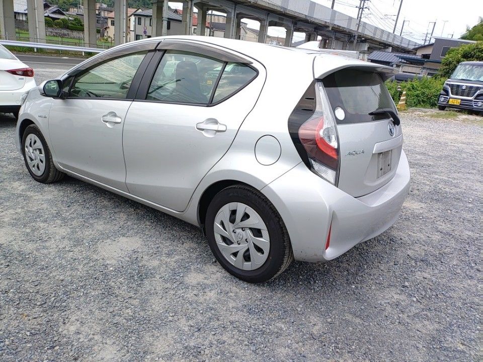 2019 Toyota Aqua auction photo 6