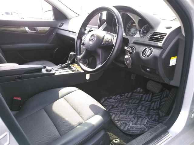 2009 Mercedes-Benz C-Class C200 Compressor Avant-garde auction photo 3