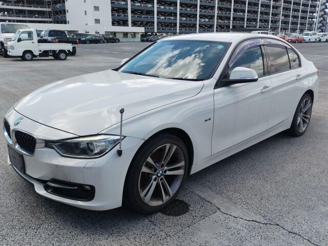2013 BMW 3 Series auction photo 4