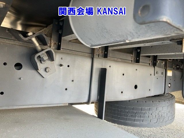 2016 Hino Profia アルミウイング auction photo 10