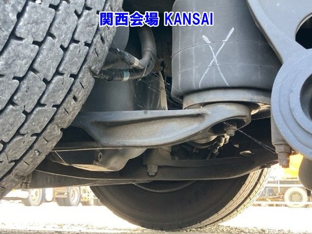 2016 Hino Profia アルミウイング auction photo 13