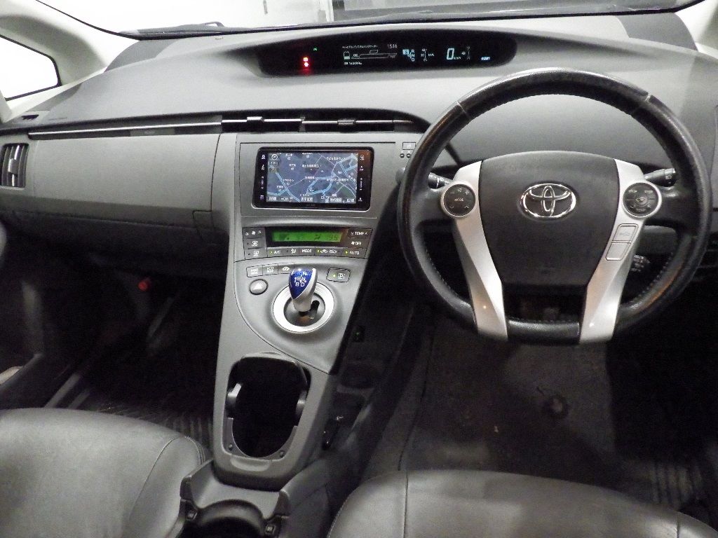 2011 Toyota Prius Gツーリングセレクションレザーパッケージ auction photo 3
