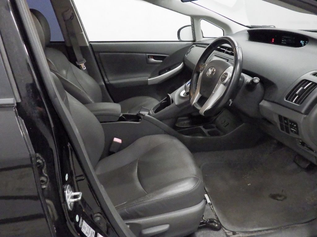 2011 Toyota Prius Gツーリングセレクションレザーパッケージ auction photo 6
