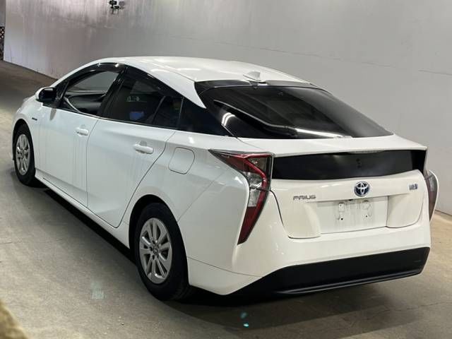 2016 Toyota Prius * auction photo 3