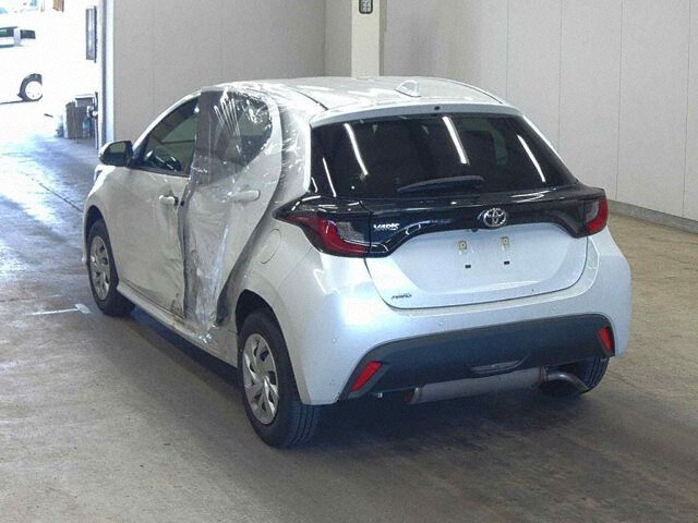 2023 Toyota Yaris G 4WD auction photo 2