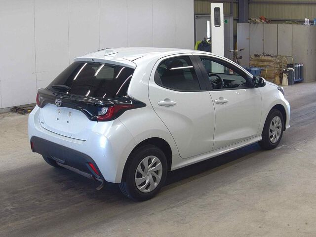 2023 Toyota Yaris G 4WD auction photo 5