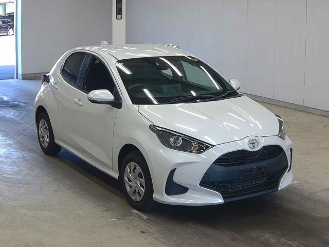 Japan Auction Vehicles 8 2023 Toyota Yaris G 4WD auction photo