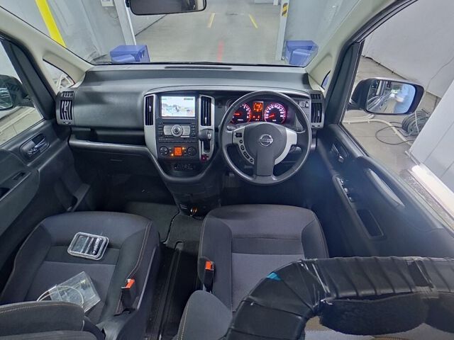 2008 Nissan Serena ハイウェイスター auction photo 3