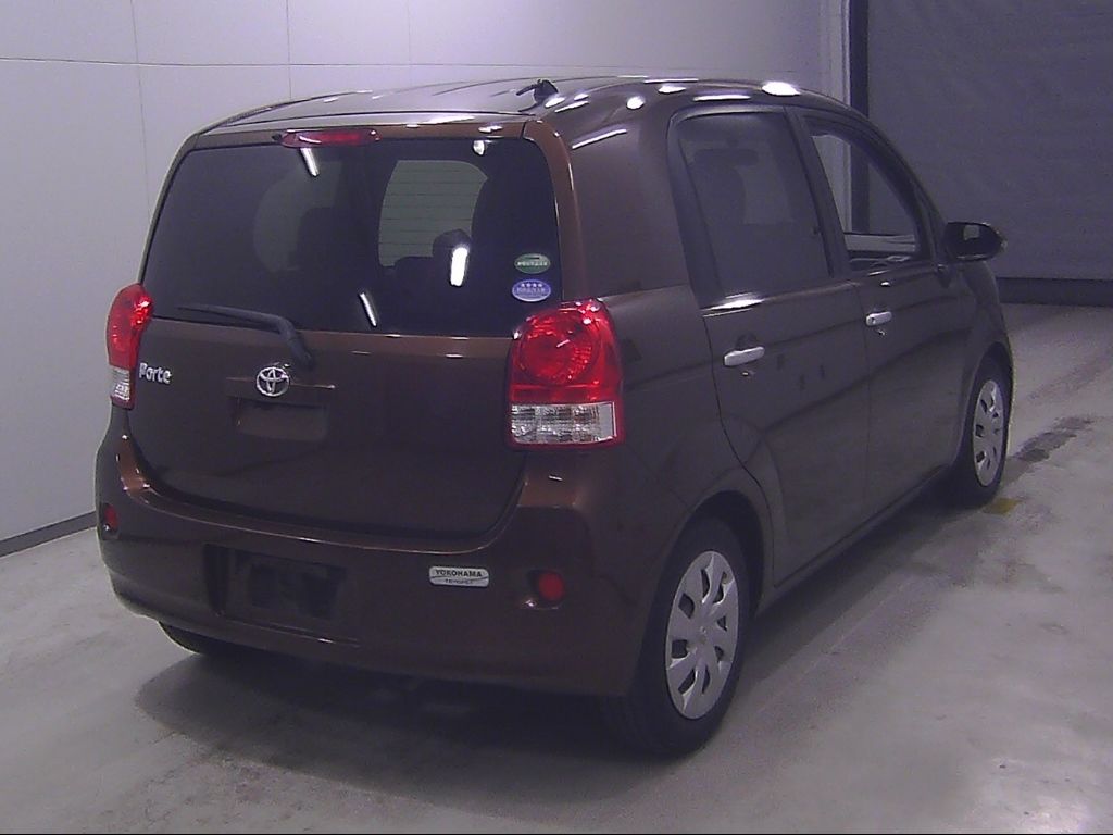2015 Toyota Porte Y auction photo 2