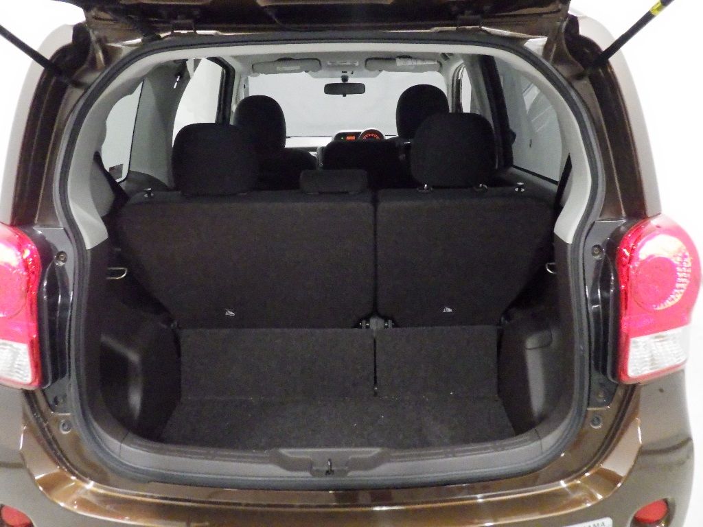 2015 Toyota Porte Y auction photo 8