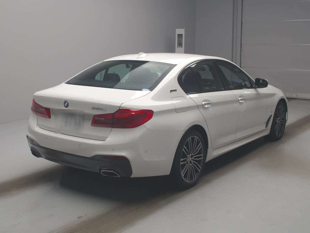 2020 BMW 5 Series 530e Mスポーツ auction photo 2