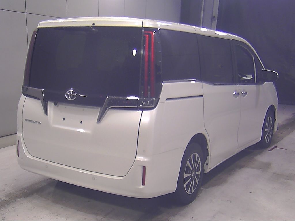 2021 Toyota Esquire Gi Premium Pack Black Tailored auction photo 2