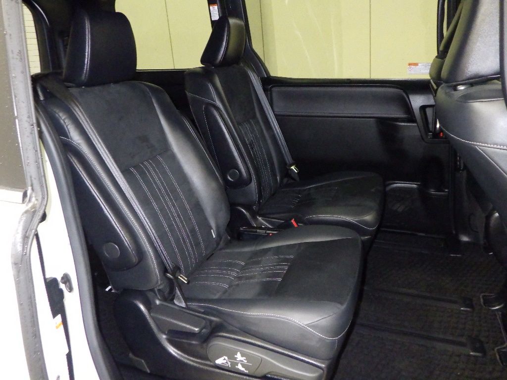 2021 Toyota Esquire Gi Premium Pack Black Tailored auction photo 7