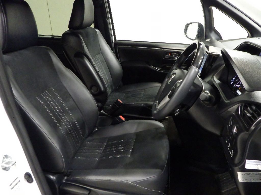 2021 Toyota Esquire Gi Premium Pack Black Tailored auction photo 6
