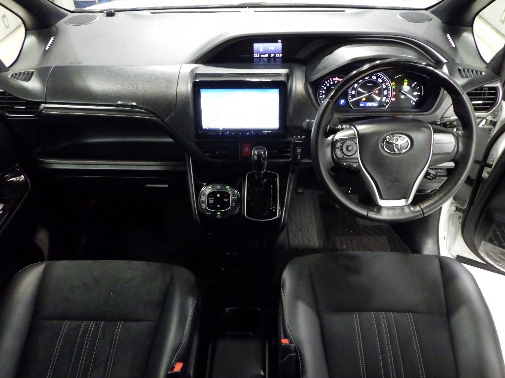 2021 Toyota Esquire Gi Premium Pack Black Tailored auction photo 3